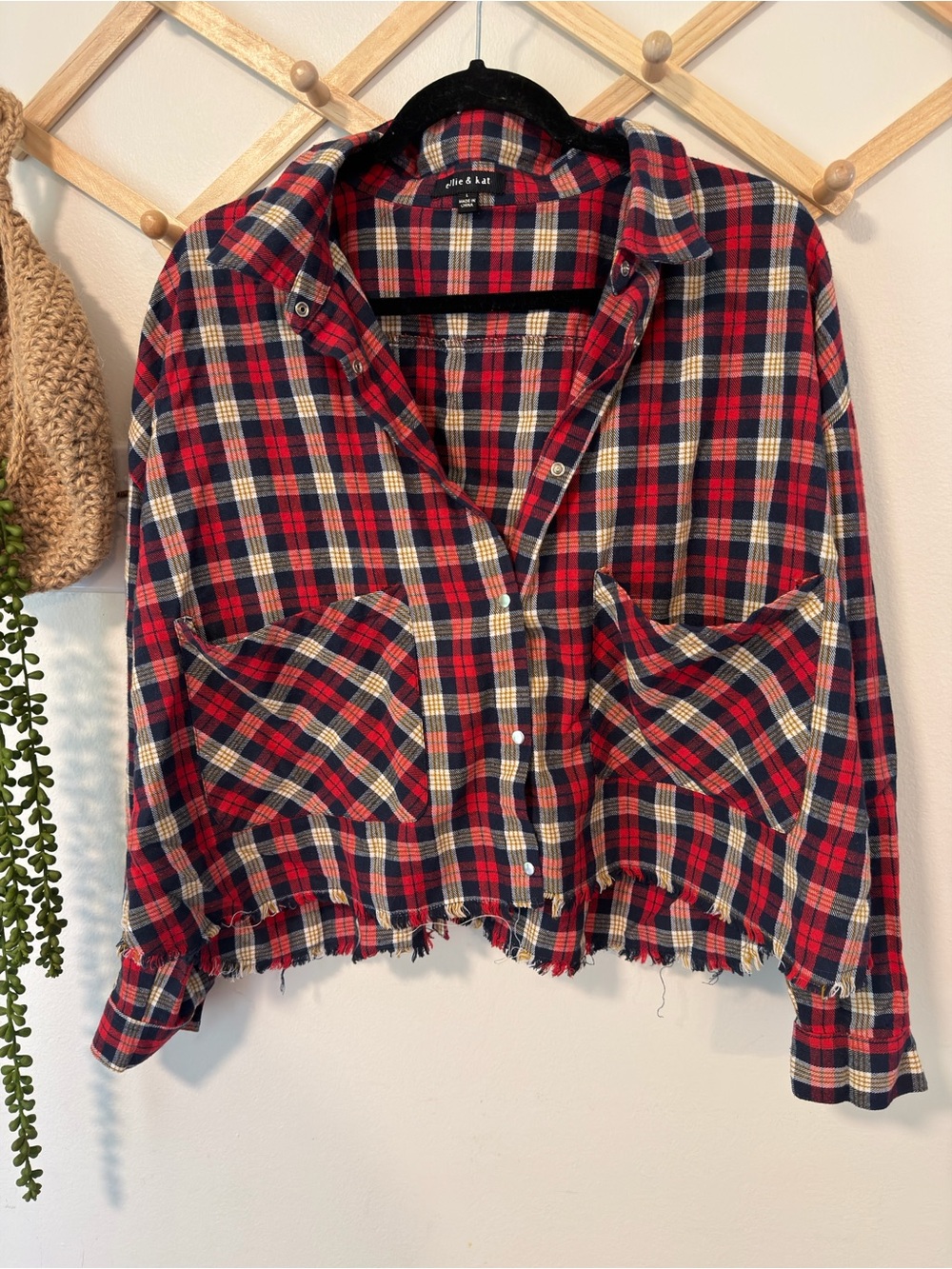 Ellie & Kate Plaid Raw Hem Cropped Flannel Shirt L Red Navy